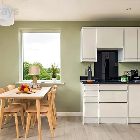 Apartment Modern 2 Bed 2 Bath Near Cabot Circus